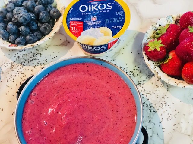 Delicious Smoothie Bowl with Dannon Oikos Greek Yogurt